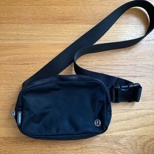 Lululemon belt bag